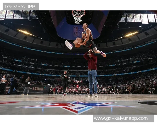 戈登自评变向过人精彩但扣篮表现逊色于360度扣篮